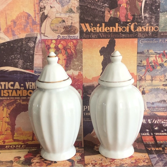 Vintage MCM 5 Inch Swirled Porcelain Floral Ginger Jars with Lids Set of 2 - Picture 3 of 7